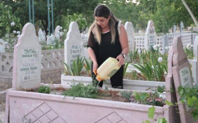 34 yıllık sır! Ailesini ararken kendi mezarını buldu