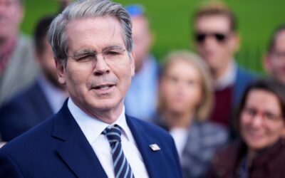 ABD Hazine Bakanı: Bazı sektörler resesyonda