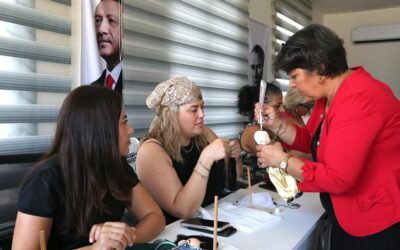 Afetzedeler yaralarını sanatla sarmaya devam ediyor