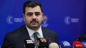 AK Partili İnan'dan Özel'e sert tepki: Netanyahu'nun değirmenine su taşıyorlar