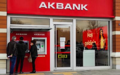 Akbank üçüncü çeyrekte beklentileri aştı