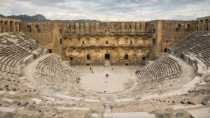 Akdeniz'in kalbinde sanat buluşması! Antalya Kültür Yolu Festivali başladı