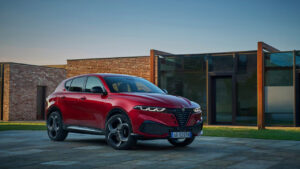 Alfa Romeo Tonale 2026: Güçlenen hybrid, yenilenen yüz