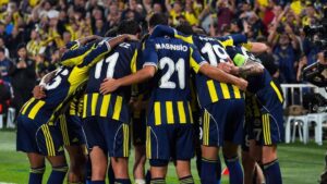 Almanya'da gündem Fenerbahçe! “Stuttgart cehennemden çıkamadı”
