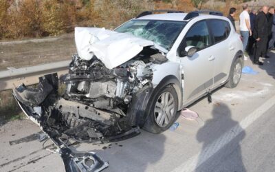 Amasya'da kamyon ile otomobil çarpıştı: 3 yaralı