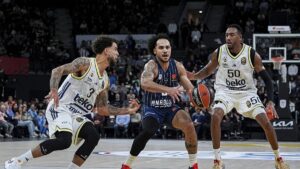 Anadolu Efes 69-79 Fenerbahçe Beko (MAÇ SONUCU – ÖZET) Türk derbisi F.Bahçe Beko'nun!