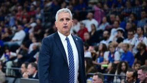 Anadolu Efes Başantrenörü Igor Kokoskov: Savunmada yaşadığımız sıkıntılarda koç olarak tüm sorumluluğu üstüme alıyorum