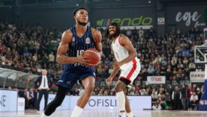 Anadolu Efes ligde kayıpsız devam etti