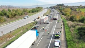 Anadolu Otoyolu'nda feci kaza: 1 çocuk hayatını kaybetti, 4 kişi yaralandı