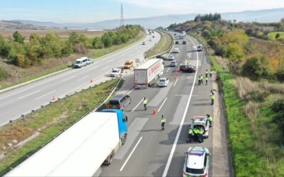Anadolu Otoyolu'nda feci kaza: 1 çocuk hayatını kaybetti, 4 kişi yaralandı