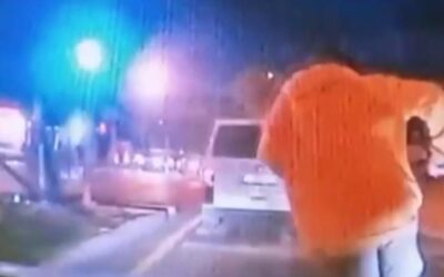 Aracın altında kalmaktan saniyelerle kurtuldu