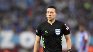 Artık hakemlik zor bayım!