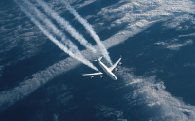 Atmosferde gizlenen büyük örtbas iddiası: Uçak izleri doğal mı, zehirli mi?