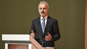Aydın-Denizli Otoyolu 1 yaşında… Bakan Uraloğlu: Bölgesel kalkınmaya katkı sağlıyor