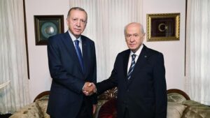 Bahçeli'den Başkan Erdoğan'a tebrik telefonu