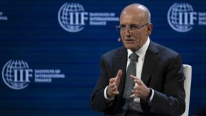 Bakan Şimşek İngiltere'yi işaret etti… İki anlaşma yolda