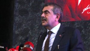 Bakan Tekin: Amacımız güvenli ve adil bir okul iklimi sunmak