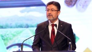 Bakan Yumaklı son durumu açıkladı: Muğla ve Antalya yangınları kontrol altında