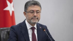 Bakan Yumaklı'dan orman yangınlarına ilişkin açıklama: Alanya kontrol altında, Köyceğiz'de durum iyi
