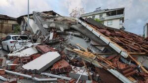 Balıkesir'de deprem fırtınası! 4,2 ile sallandı