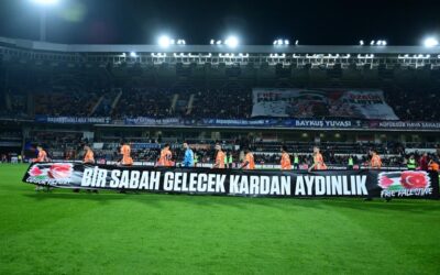 Başakşehir-Galatasaray maçı öncesi Filistin için şiir okundu