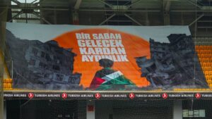 Başakşehir'de Galatasaray maçı öncesi Filistin koreografisi!