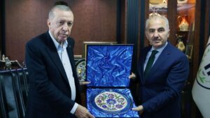 Başkan Erdoğan, Rize Belediyesi'ni ziyaret etti