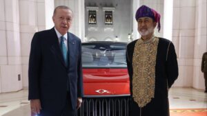 Başkan Erdoğan, Umman Sultanı Teymur El Said'e Togg hediye etti