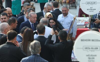Başkan Erdoğan, Usta Eller Sanatçıları Çarşısı'nı ziyaret etti