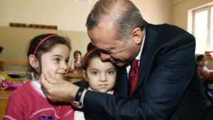 Başkan Erdoğan'dan Dünya Kız Çocukları Günü mesajı: Evlatlarımızı korumak için ne gerekiyorsa yapmaya devam edeceğiz