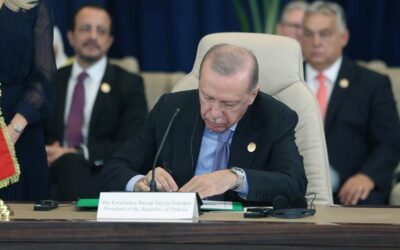 Başkan Erdoğan'dan tarihi imza… Siyasilerden peş peşe mesajlar geldi