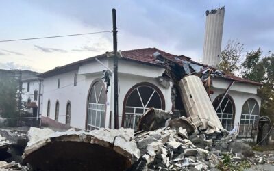 Başkentte fırtına etkili oldu… Caminin minaresi yıkıldı