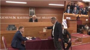 Bayrampaşa Belediyesi'nde yolsuzluk soruşturması sonrası Başkanvekili seçimi yapılıyor