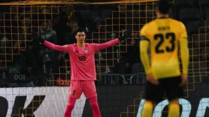 Berke Özer yine penaltı kurtardı!