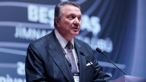 Beşiktaş'tan flaş karar! Hasan Arat kulüp üyeliğinden ihraç edildi