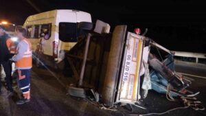 Beykoz'da korkutan kaza! Seyir halindeyken devrildi