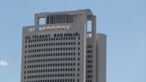 Borca batık şirketlere sağlanan 'kur farkı' kolaylığı 2027'ye kadar uzatıldı