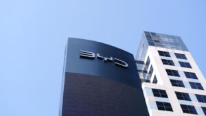 BYD'den iki ay üst üste satış kaybı: Hisseler dokuz ayın en düşüğünde