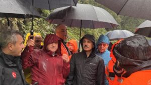 Çamlıhemşin-Ayder yolunda inceleme: Bakanlar bölgedeydi