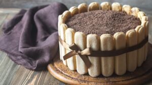 Çay saatine en kolay tatlı: Kedidili pastası tarifi