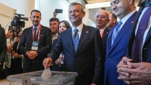CHP'de cadı avı! 82 kişi kara listeye alındı