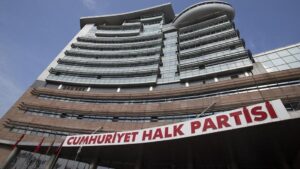 CHP'de dayatma krizi: 9 meclis üyesi Cumhur İttifakı'na geçti
