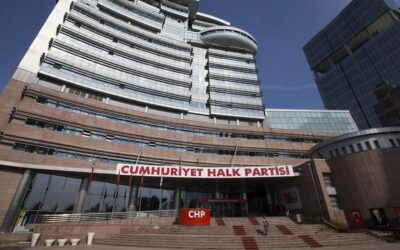 CHP'de istifa depremi sürüyor: Bir isim daha ayrıldığını duyurdu