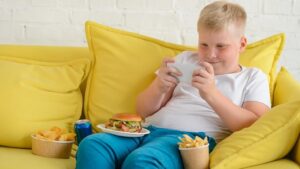 Çocuklar için modern hayatın gizli tuzağı: Ekran süresi ve obezite