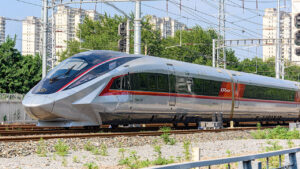 Demiryolunda Dünya rekoru: İşte Çin'in uçak hızındaki yeni yüksek hızlı treni