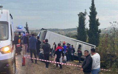 Denizli'de feci kaza: 1 kişi öldü, 32 kişi yaralandı