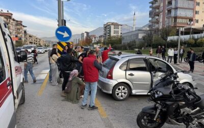 Denizli'de otomobille motosiklet çarpıştı: 4 yaralı