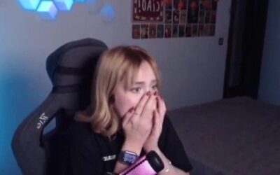 Deprem anında yayın! Panikle masanın altına sığındı