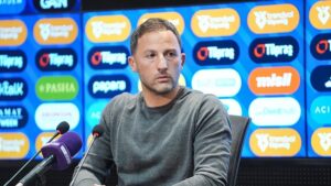 Domenico Tedesco'dan rotasyon sözleri! "Kimin oynayacağını göreceksiniz"