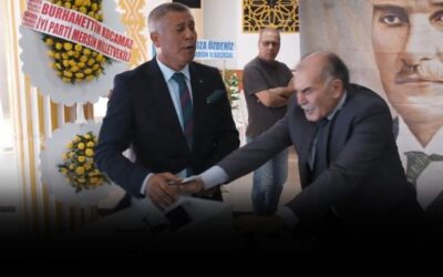 Dövüş ringi değil kongre salonu! İP'te kürsü devrildi